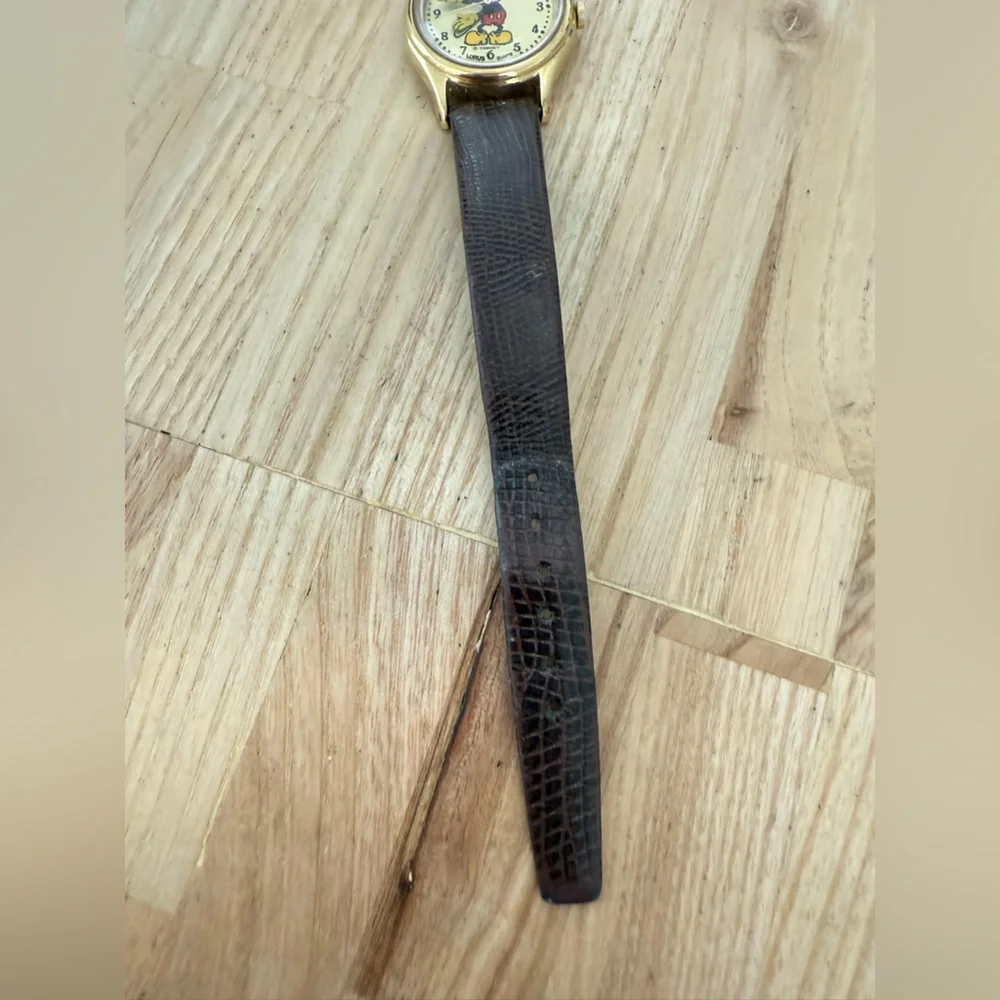 Vintage Lorus Disney Mickey Mouse ladies leather watch NEW BATTERY